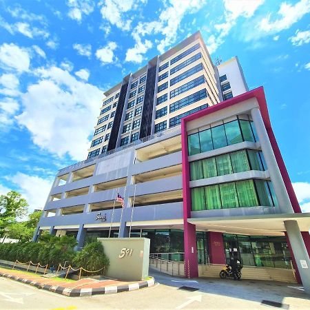 Nexus Business Suite Hotel Shah Alam Bagian luar foto