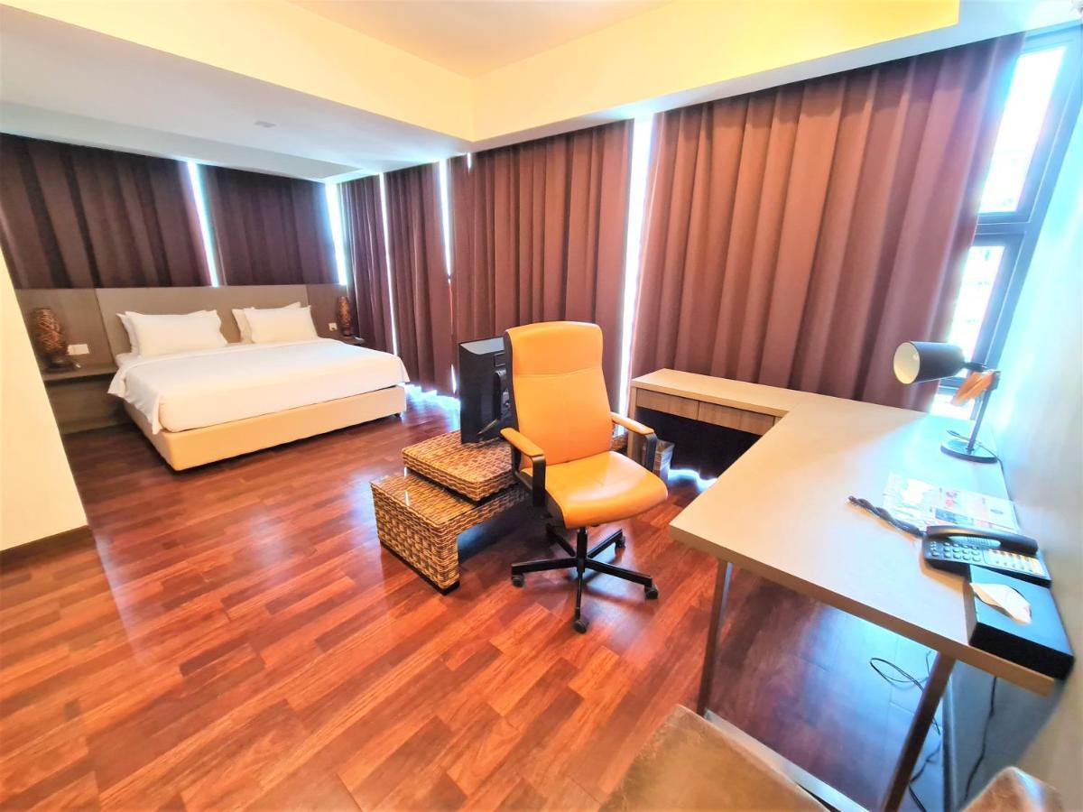 Nexus Business Suite Hotel Shah Alam Bagian luar foto