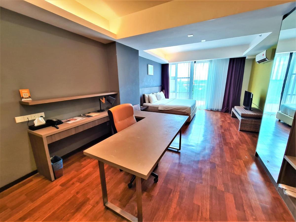 Nexus Business Suite Hotel Shah Alam Bagian luar foto