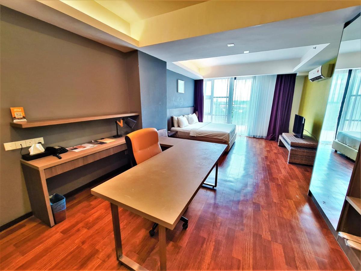 Nexus Business Suite Hotel Shah Alam Bagian luar foto