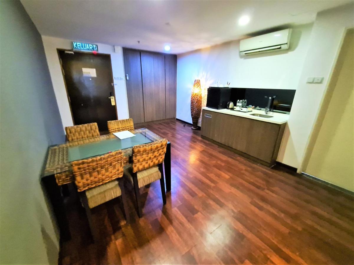 Nexus Business Suite Hotel Shah Alam Bagian luar foto